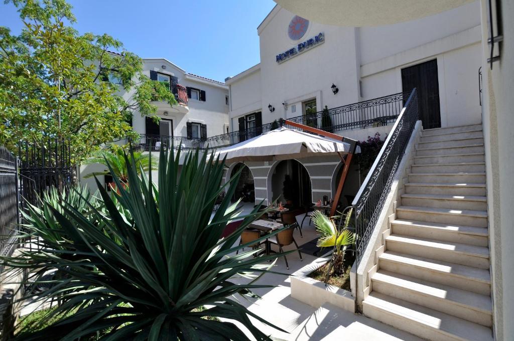 Vila Duric - Ex Hotel Duric Petrovac 외부 사진