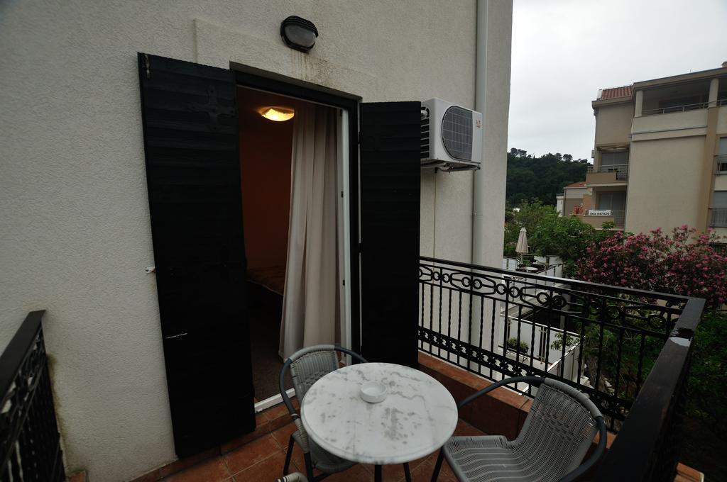 Vila Duric - Ex Hotel Duric Petrovac 객실 사진