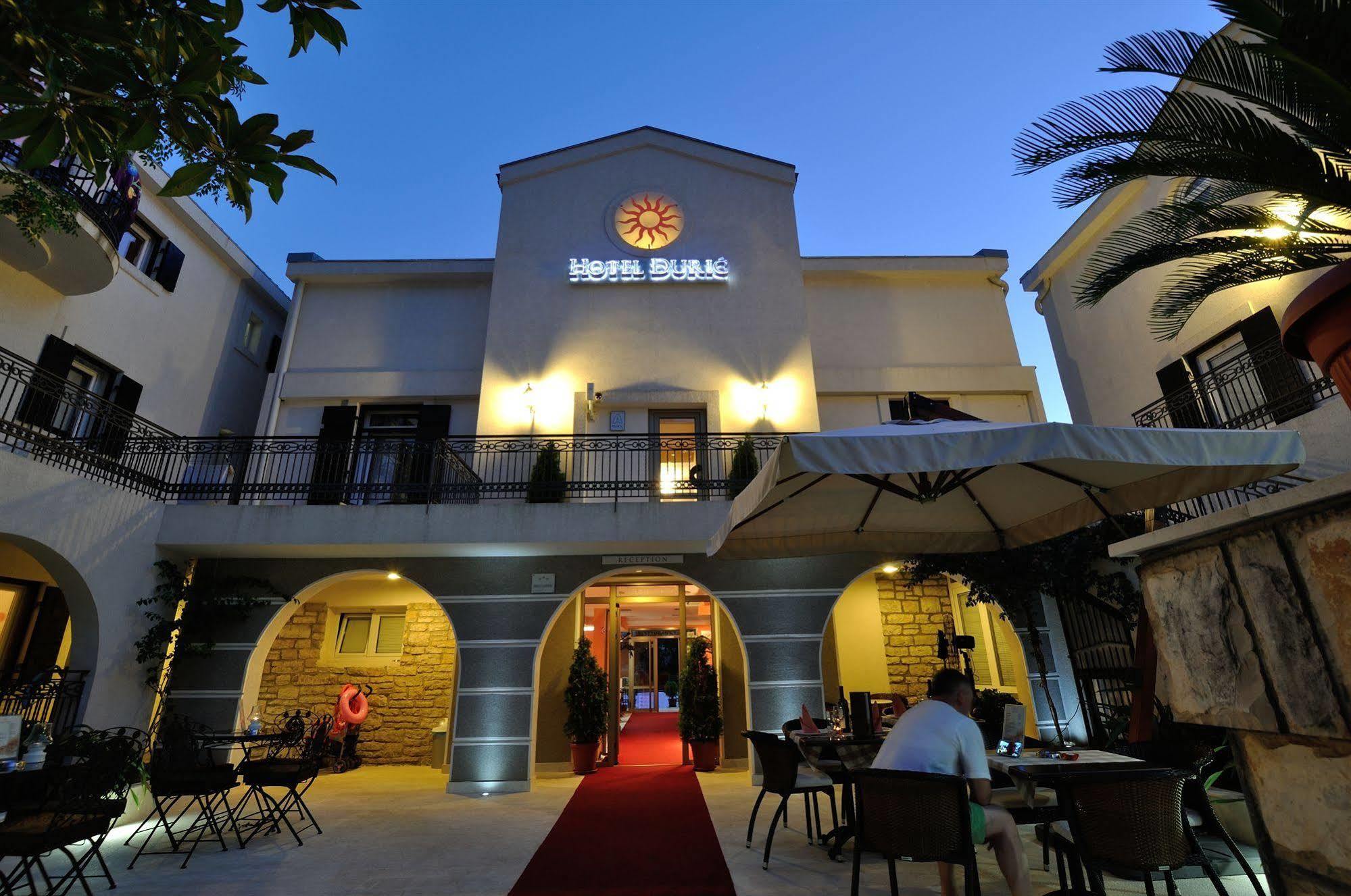 Vila Duric - Ex Hotel Duric Petrovac 외부 사진
