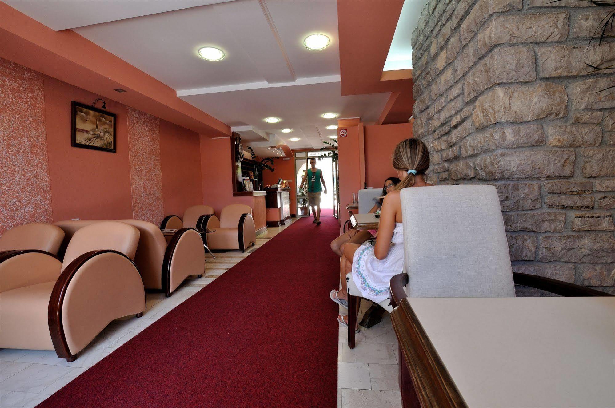 Vila Duric - Ex Hotel Duric Petrovac 외부 사진