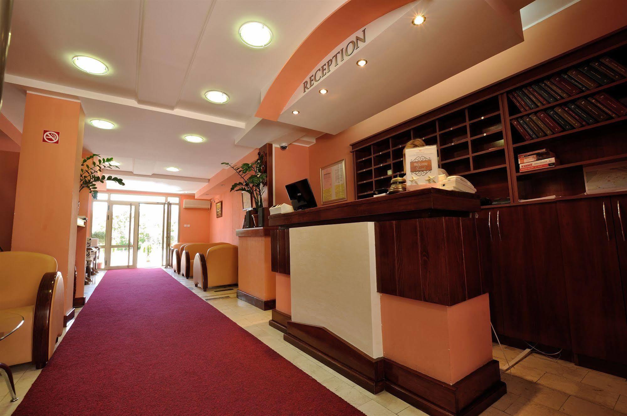 Vila Duric - Ex Hotel Duric Petrovac 외부 사진
