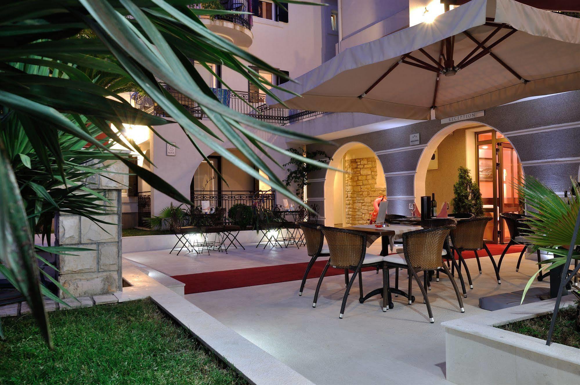 Vila Duric - Ex Hotel Duric Petrovac 외부 사진